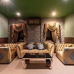 อพาร์ทเม้น The Castle Pratumnak Hill 6 Bedroom *