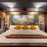อพาร์ทเม้น The Castle Pratumnak Hill 6 Bedroom *