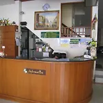 New Nikom Court