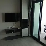 Apartment The Base By Feng Pattaya