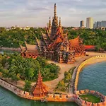 โรงแรม D Eco *