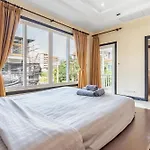 长住优惠-芭提雅市中心6卧泳池别墅，近海滩，网红美人鱼餐厅，悬崖餐厅
