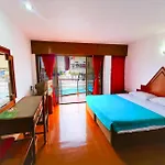 Highfive Hotel
