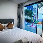 Palm Spring Villas 精品四卧泳池别墅