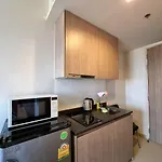 อพาร์ทเม้น Unixx Near Walking Street *