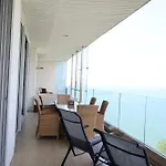 อพาร์ทเม้น Premium Oceanview *