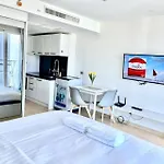 芭提雅中心地带 Centara Avenue 一房公寓 6楼 紧邻海滩，酒吧街，高速互联网 อพาร์ทเม้น Pattaya
