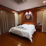 Villa 芭提雅ω好莱坞ω泳池别墅ω泰国风情ω轰趴派对ω网红ω拍照ω蜜月ω夜店ω豪华 Pattaya