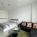 Viewtalay Beachfront By Nd อพาร์ทเม้น Pattaya