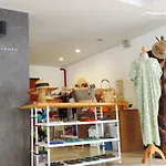 นริส อาร์ท โฮเทล โรงแรม