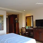 นริส อาร์ท โฮเทล