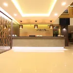 นริส อาร์ท โฮเทล โรงแรม