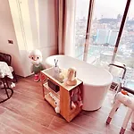 Apartment Edge Sea View