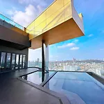 Apartment Edge Sea View *