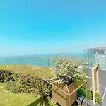 Apartment Edge Sea View Pattaya