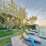 Apartment Edge Sea View *