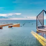 Apartment Edge Sea View *