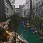Centara Avenue 2 Bedrooms Pool View อพาร์ทเม้น