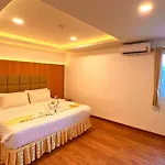 The Grand โรงแรม