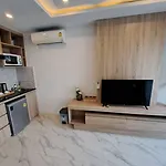โรงแรม Deco North