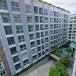 Deco North โรงแรม