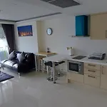 Grand Avenue - Pool-view Suite, 55sqm