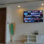 Grand Avenue - Pool-view Suite, 55sqm