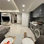 Exclusive Arcadia - Amazing Pools & Gardens, Gym, Sauna, Waterfalls, Jacuzzi, Fast Internet อพาร์ทเม้น Pattaya