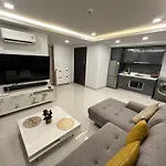Exclusive Arcadia - Amazing Pools & Gardens, Gym, Sauna, Waterfalls, Jacuzzi, Fast Internet