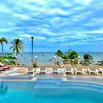 Aa Hotel 2*