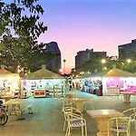โรงแรม Butterfly Garden Boutique By Luxury View Ex Lg Apts And Villas, A Lifestyle Destination 1 To 3 Bedroom Units 110 To 190 Sqmtr, 2 Full Bathrooms, Rain Shower, Complete Kitchen, Free Fast Fiber Wifi, 55