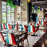 โรงแรม Surestay By Western T