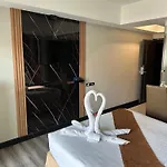 Maleez Pattaya