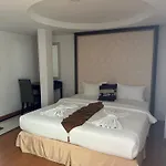Maleez Lodge