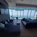 芭提雅fnb 无边泳池 Apartment