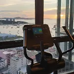 อพาร์ทเม้น The Edge Seaview