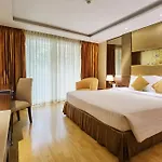 โรงแรม Nova Gold 4*