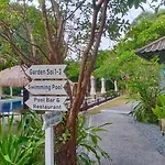 Let's Hyde & - Pool 4* Pattaya