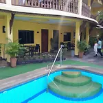 Phratamnak Inn - 100 Meter From Beach