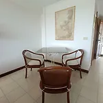 The Monaco โรงแรม