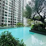 芭提雅市中心无边泳池公寓the Base * Pattaya