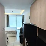 1 Bedroom With Awsome Roofview And Free 500 Mb/S Internet