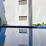 1 Bedroom With Awsome Roofview And Free 500 Mb/S Internet