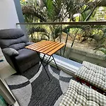 1 Bedroom With Awsome Roofview And Free 500 Mb/S Internet