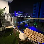 Retreat Deluxe: Poolview 2 Bed - Arcadia Beach Resort
