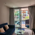 Grand Caribbean Condo Suite Room With Pool Access