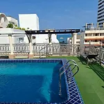 Whitehouse Condotel