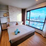 Apartment 泰国芭提雅无边游泳池精装修公寓临近大海两卧室 *