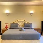 Mejestic Green Garden Villa