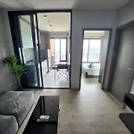 泰国芭提雅thebase无边游泳池公寓